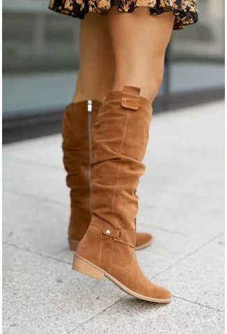 Women's mid-calf pull-on boots cold weather structured design with supportive upper for winter protection