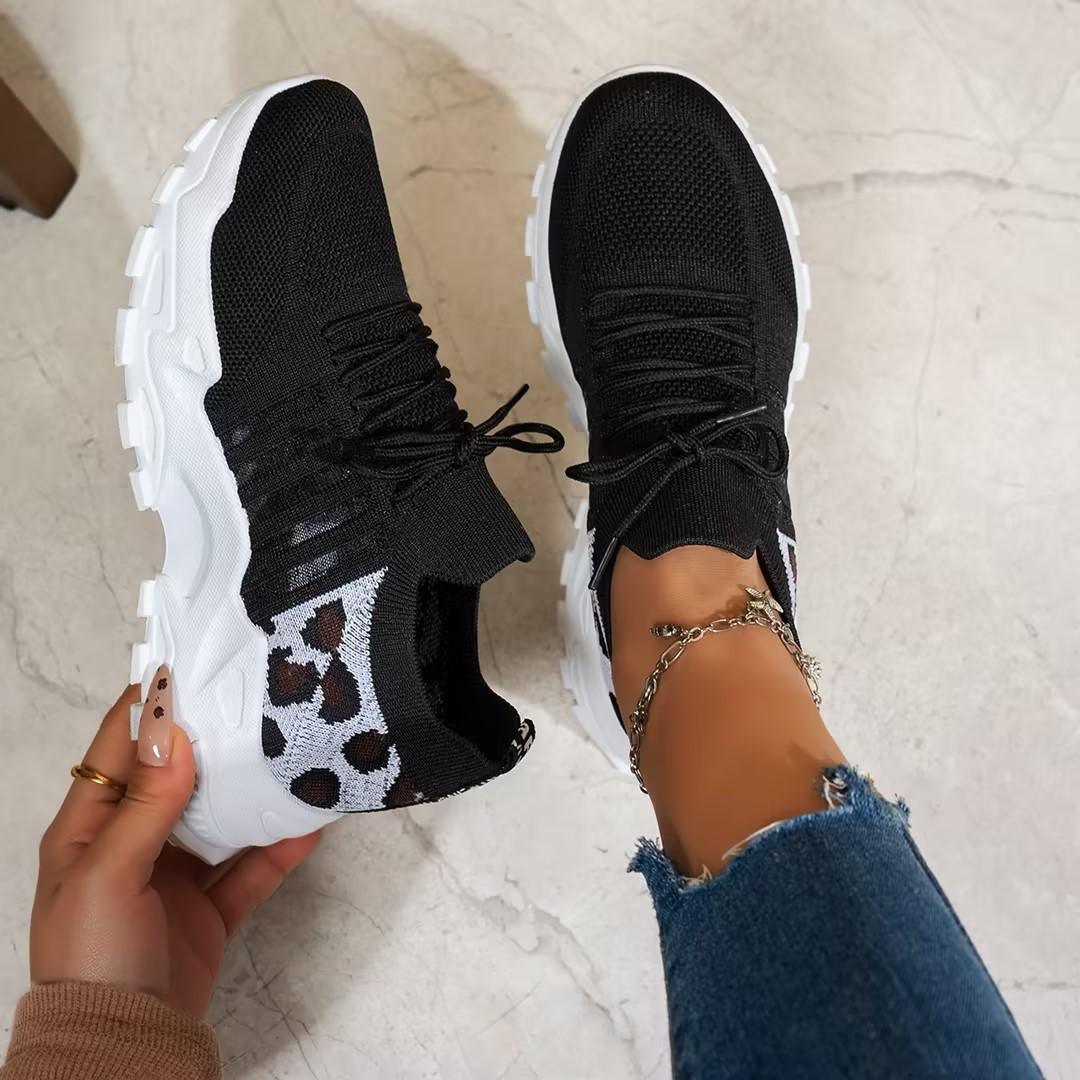 Women's chunky sole mesh lace-up walking sneakers Nova breathable upper bold platform sole