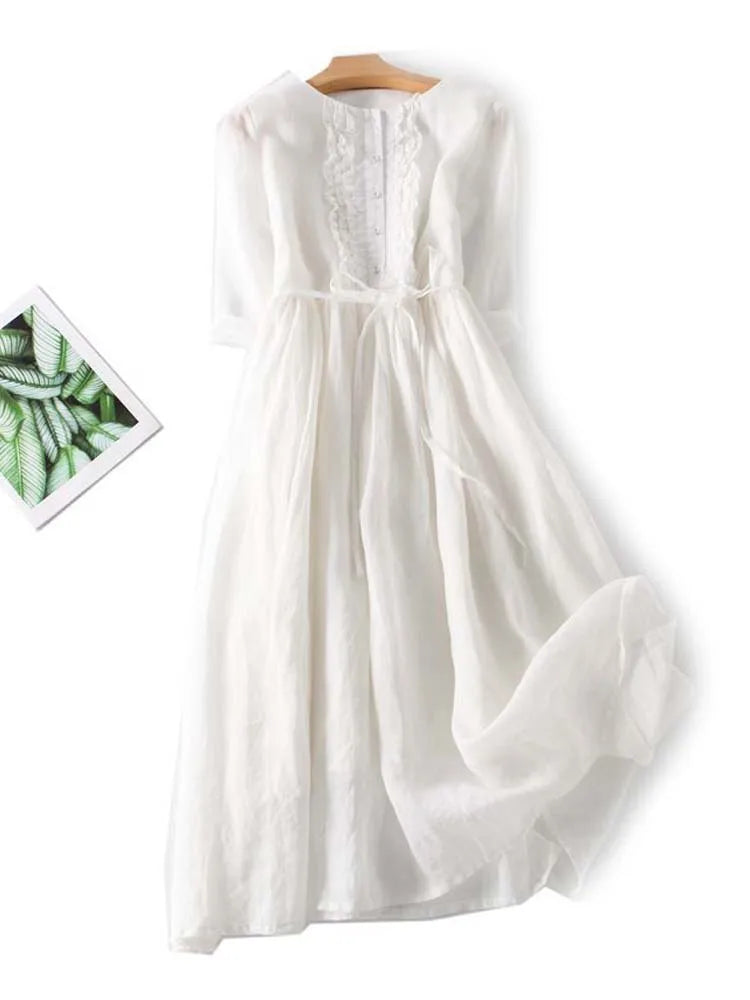 Women's vintage-inspired dress in classic style with flattering cut and nostalgic feminine detailing