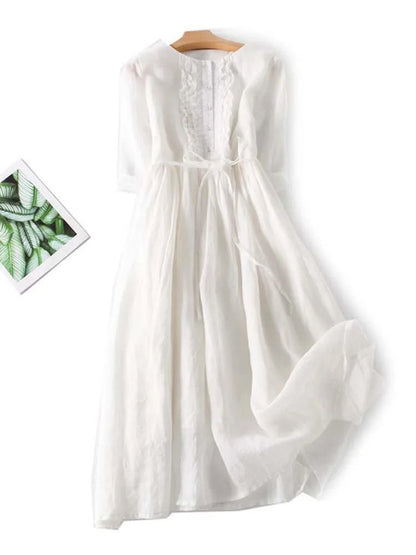 Women's vintage-inspired dress in classic style with flattering cut and nostalgic feminine detailing