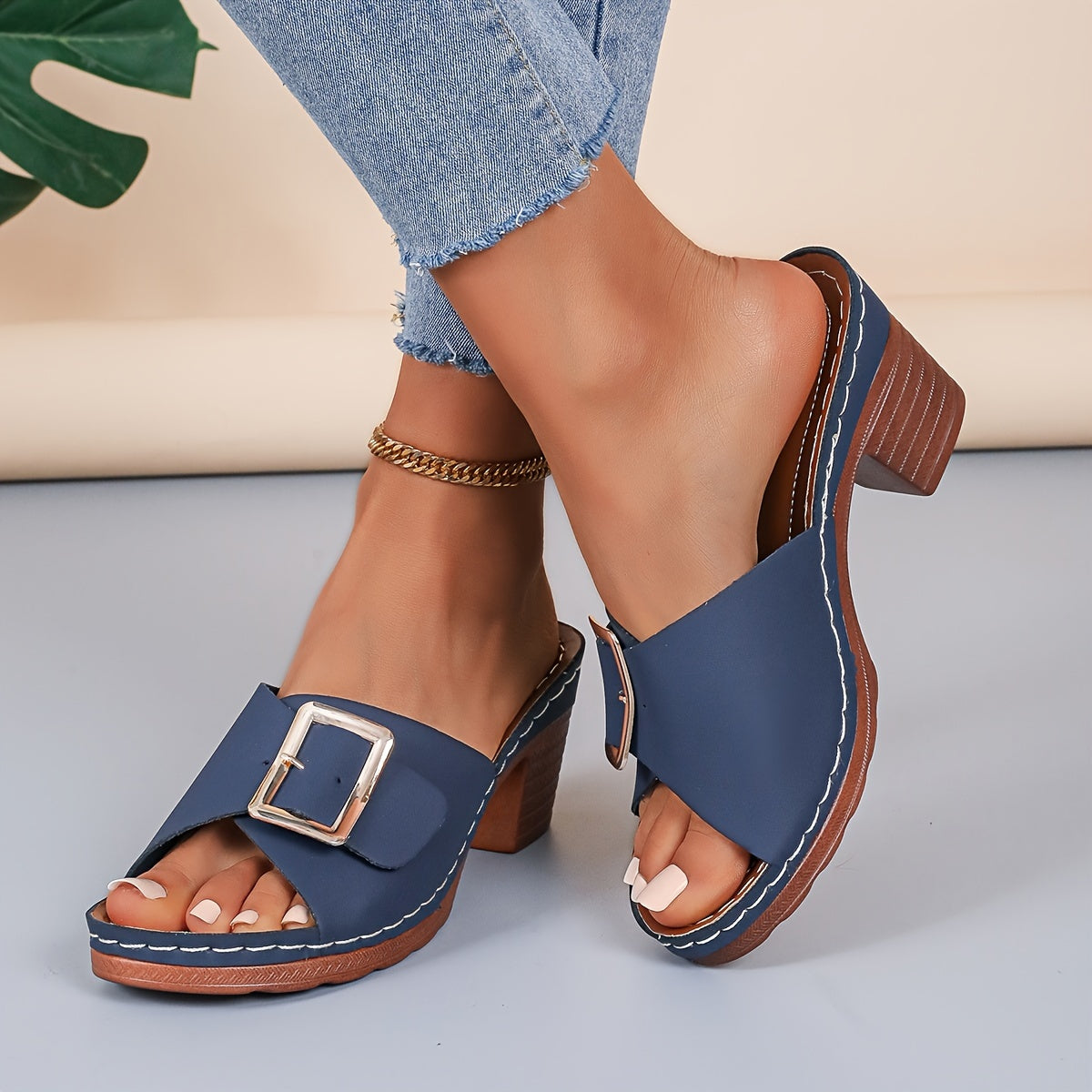 Women's Kit sandals in neutral tones, sleek silhouette with cushioned footbed for all-day comfort