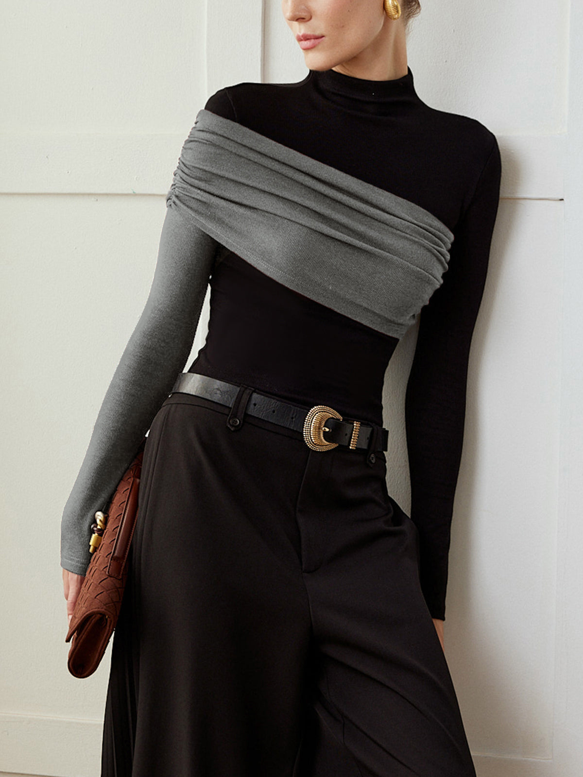 Color block pleated jersey slim top with stand collar, long sleeve, casual elegant stretch fit