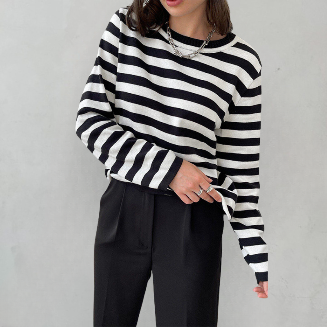 Women's elegant striped summer t-shirt relaxed silhouette lightweight breathable everyday top