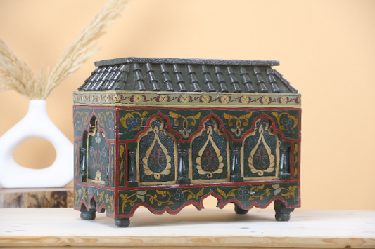Hindaz Vintage Wood Chest - Wavlynn