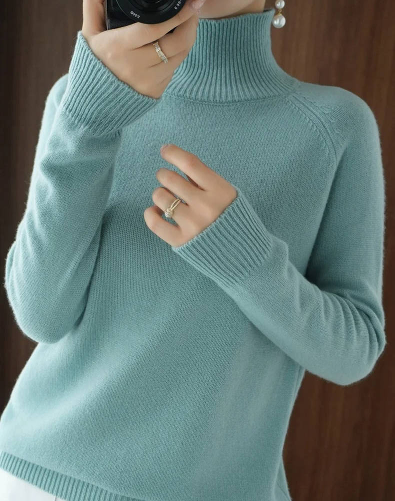 Women's pure cashmere turtleneck sweater, soft lightweight knit with anti-pilling treated fabric for everyday elegance
