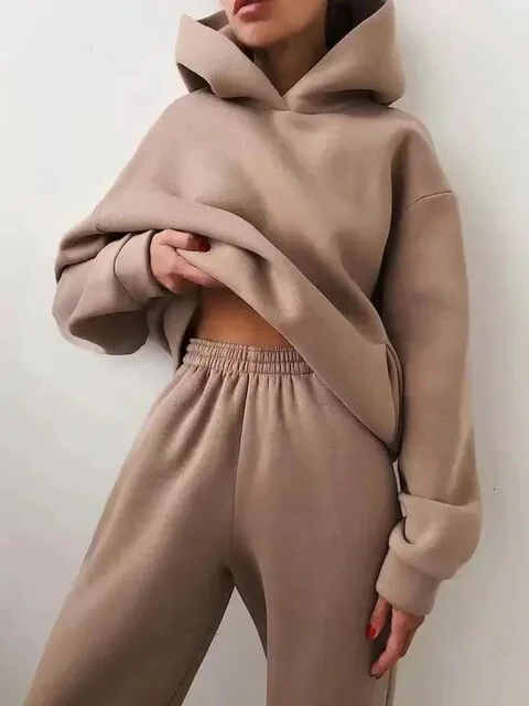Women's fleece oversized hoodie and jogger set, soft cozy lounge wear two-piece matching outfit