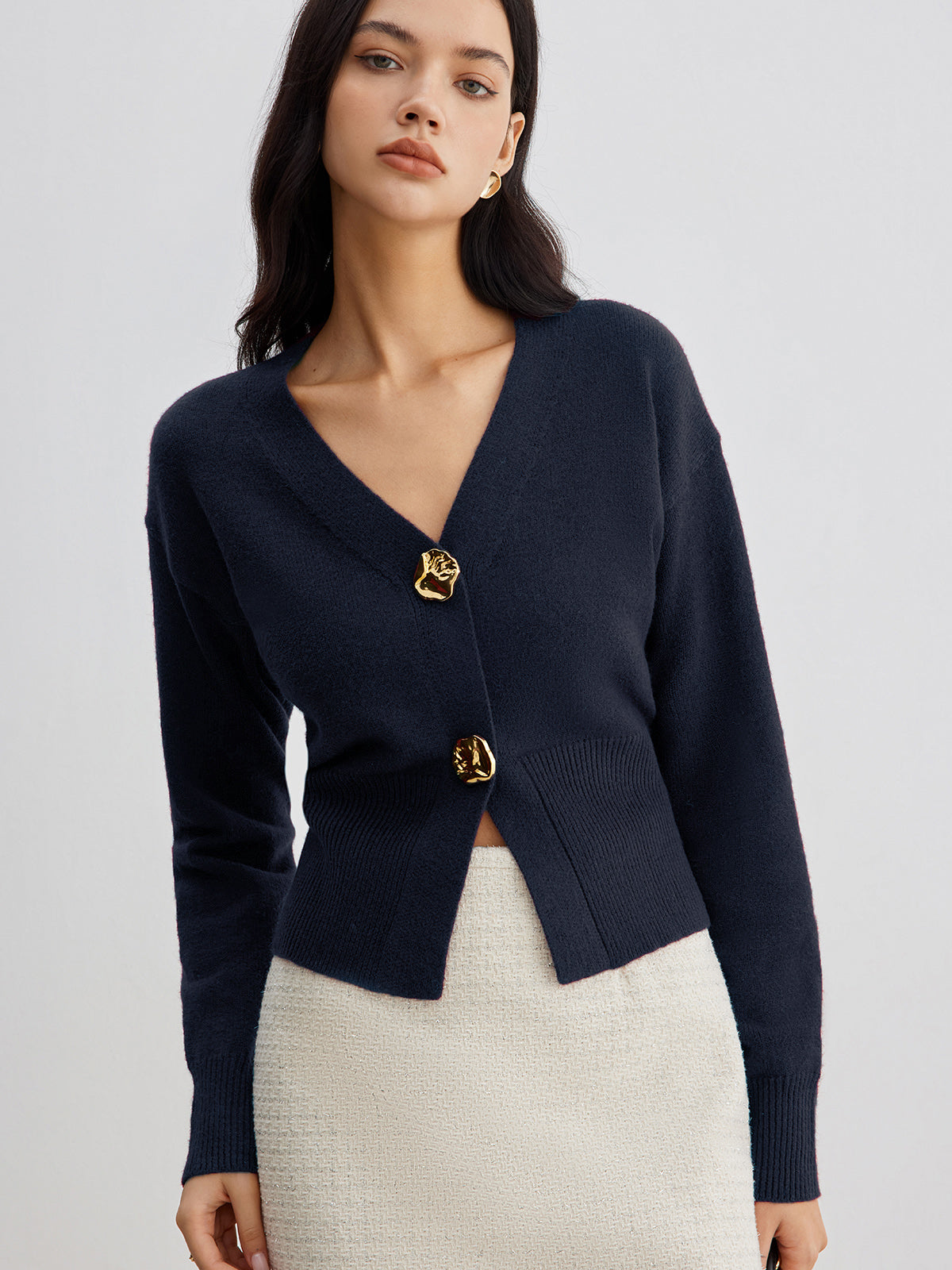 Women's short knit cardigan with elegant metal buttons, casual-chic regular fit for work and leisure