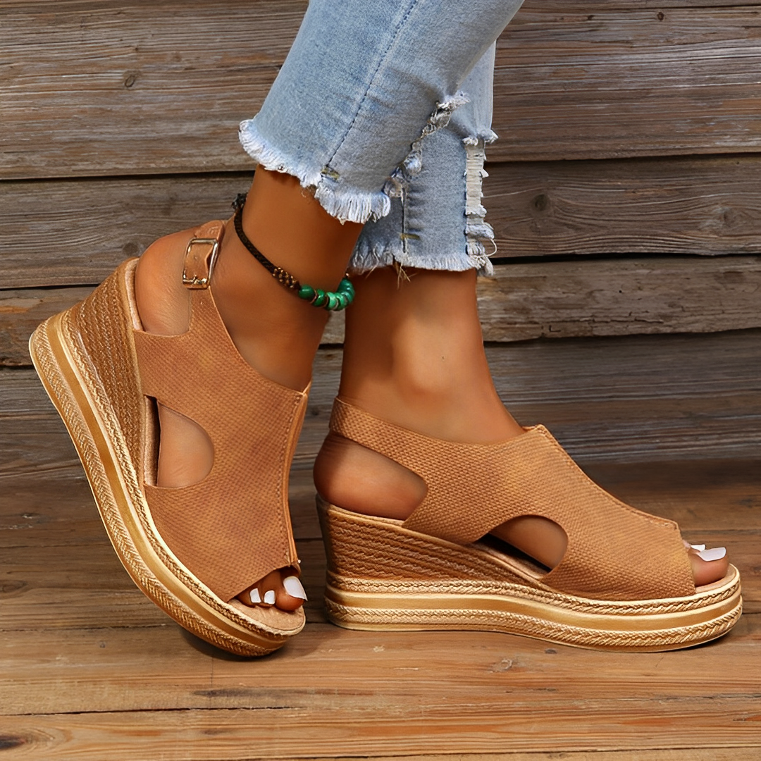 Women's Emerson comfort comfort support sandals in neutral tone with cushioned footbed