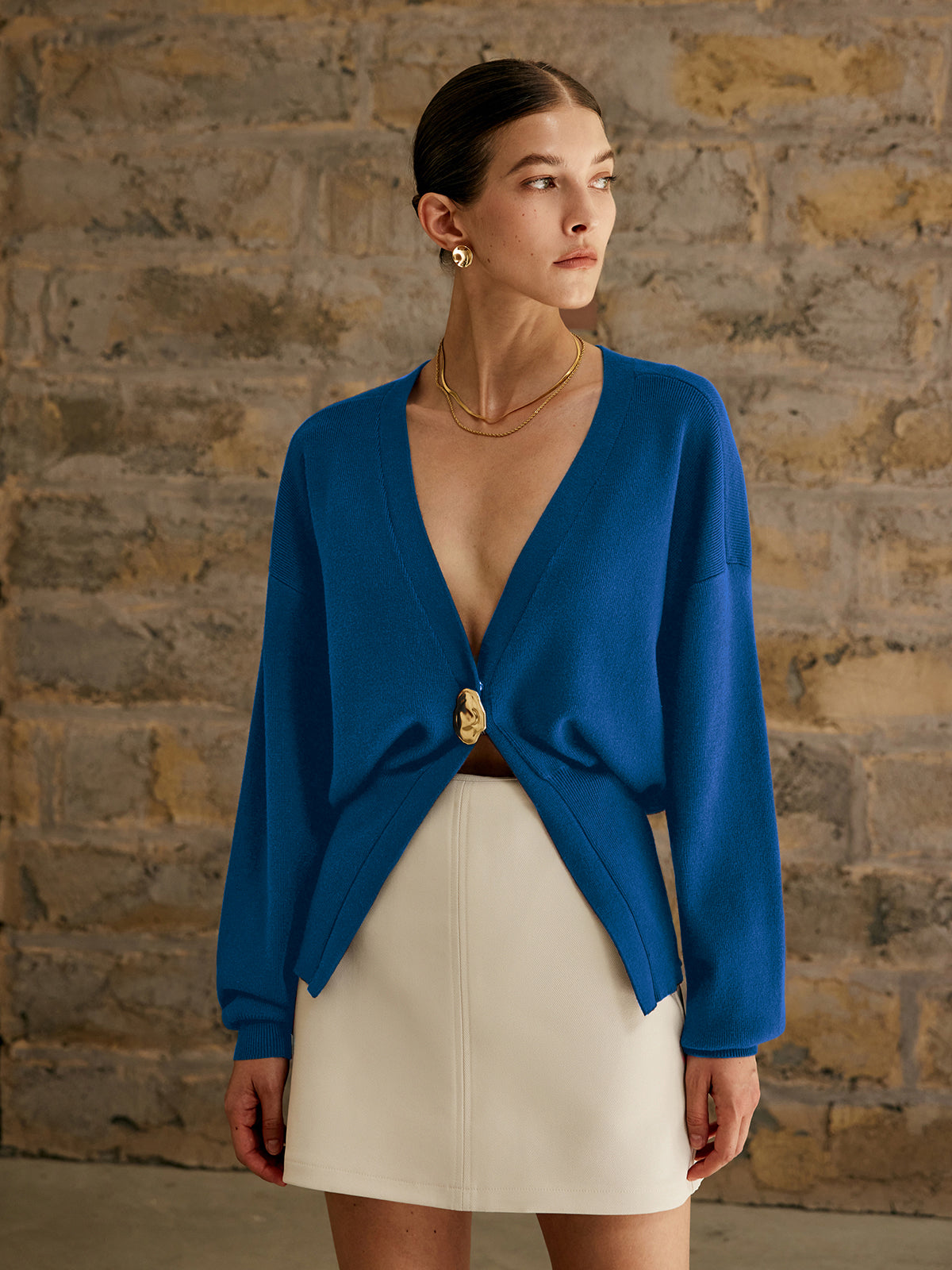 Elegant knit cardigan with gold buttons, regular fit, work-ready style in neutral plain design
