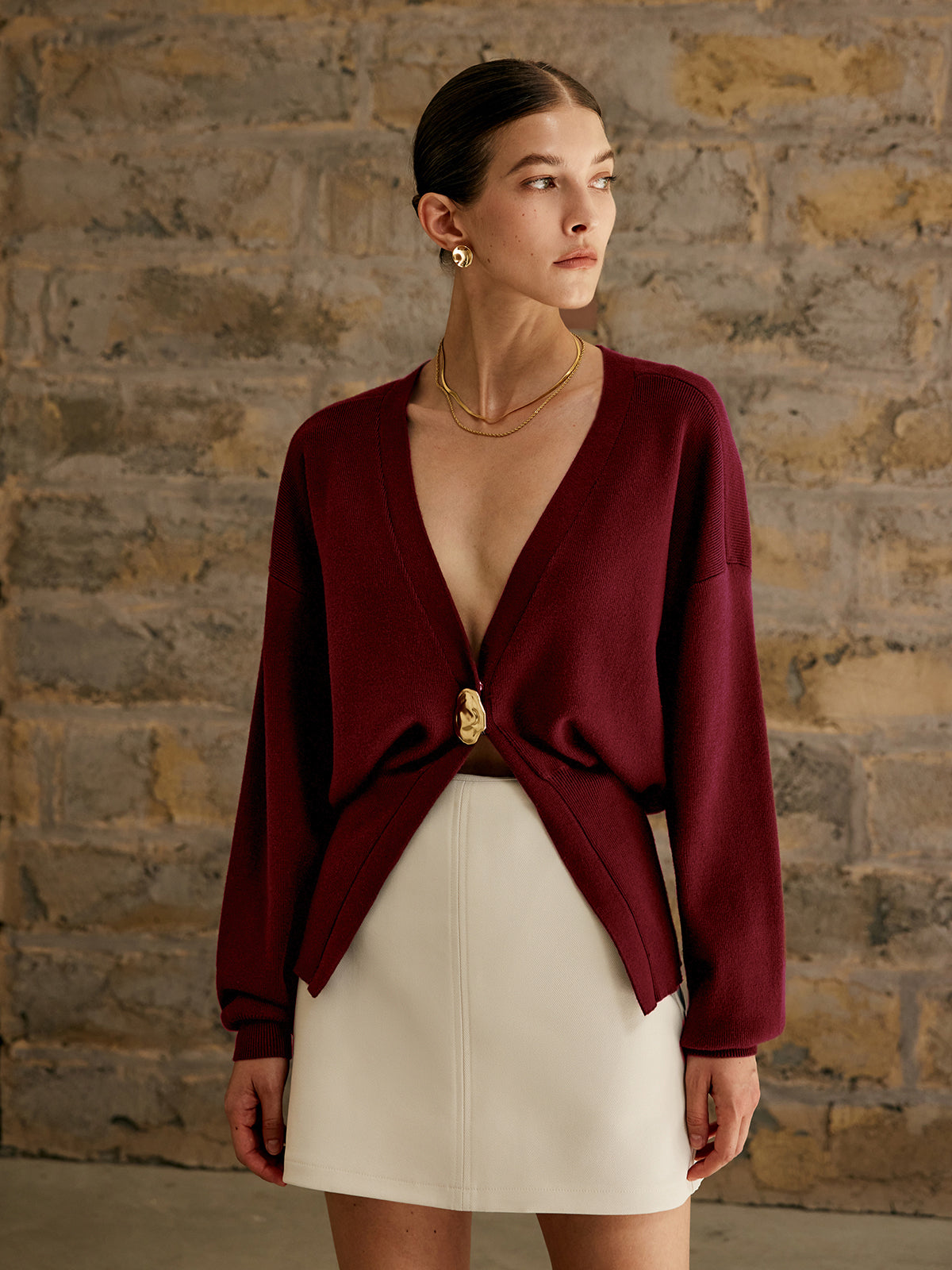 Elegant knit cardigan with gold buttons, regular fit, work-ready style in neutral plain design