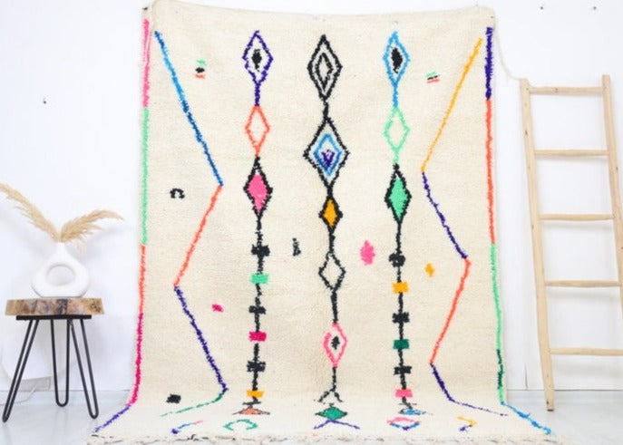 Badis Moroccan Rug 5'5" x 8'2" - Wavlynn