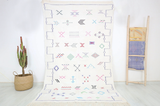 Célia Cactus Silk Rug 4'9" X 7'8" - Wavlynn