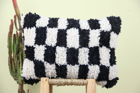 Dadouche Checkered Pillow - Wavlynn