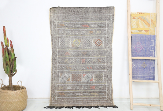 Mayus Cactus Silk Rug 3'0" X 4'7" - Wavlynn