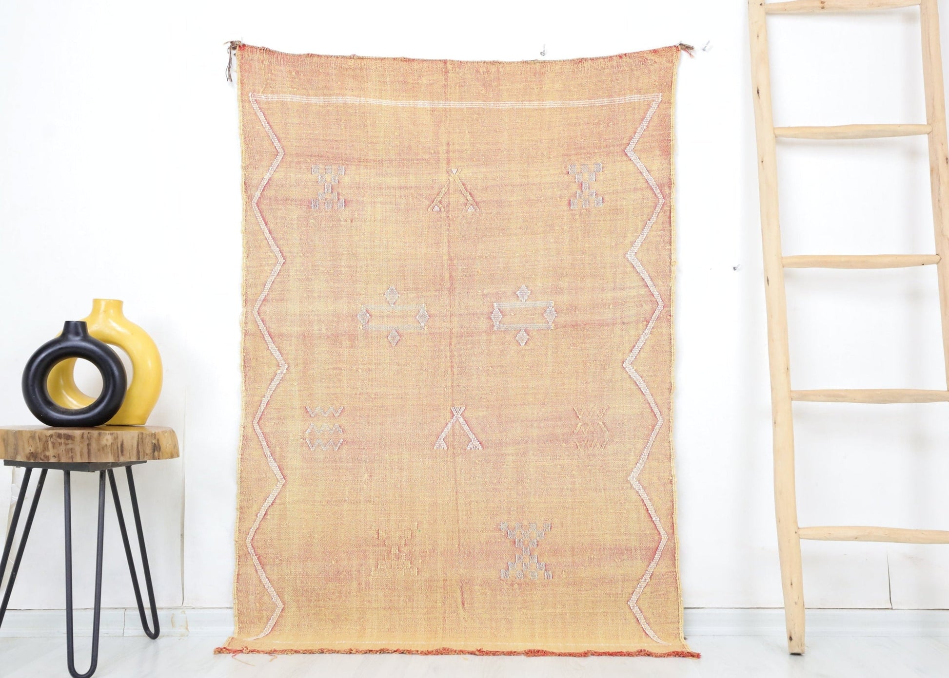 Kenan Cactus Silk Rug 3'6" X 4'8" - Wavlynn