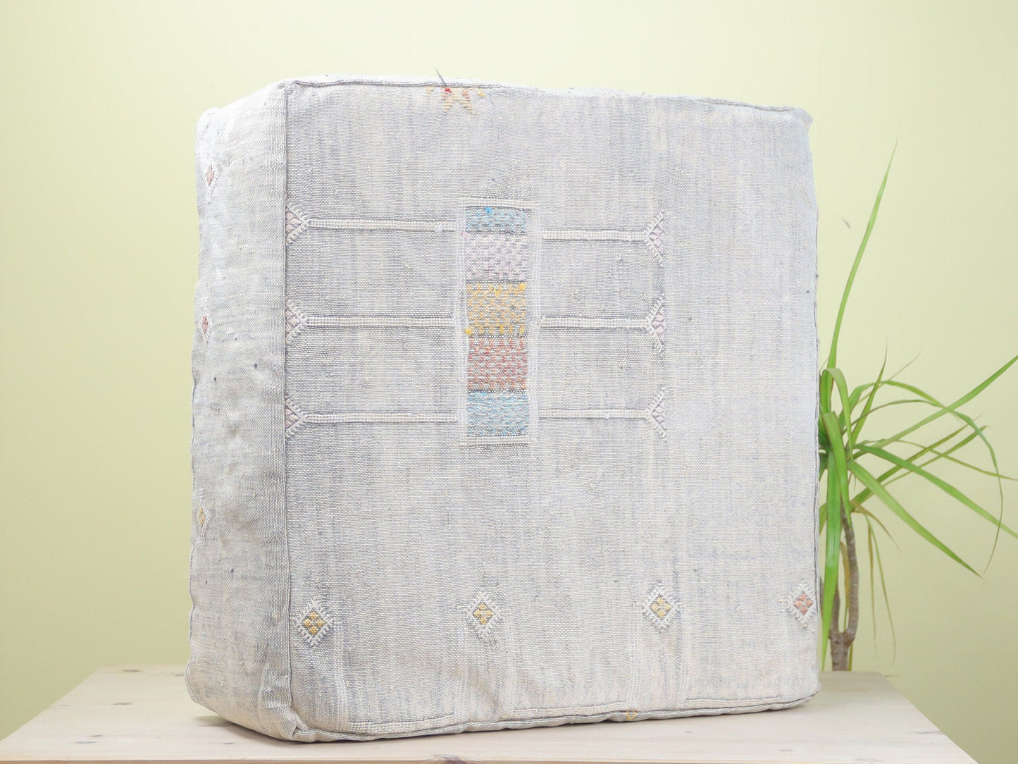 Dasil Moroccan Pouf - Wavlynn