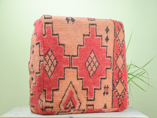 Valyrion Moroccan pouf - Wavlynn