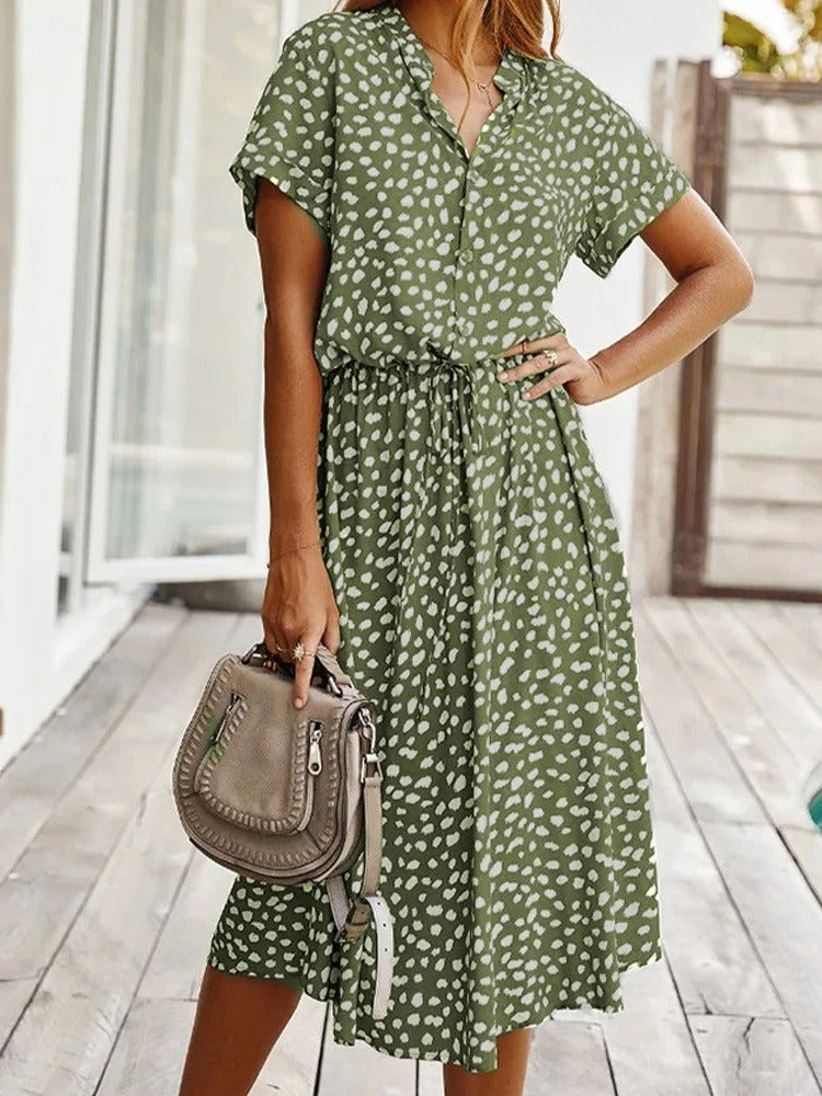 Lightweight midi dress with short sleeves in breathable fabric, casual summer style with flattering mid-length cut
