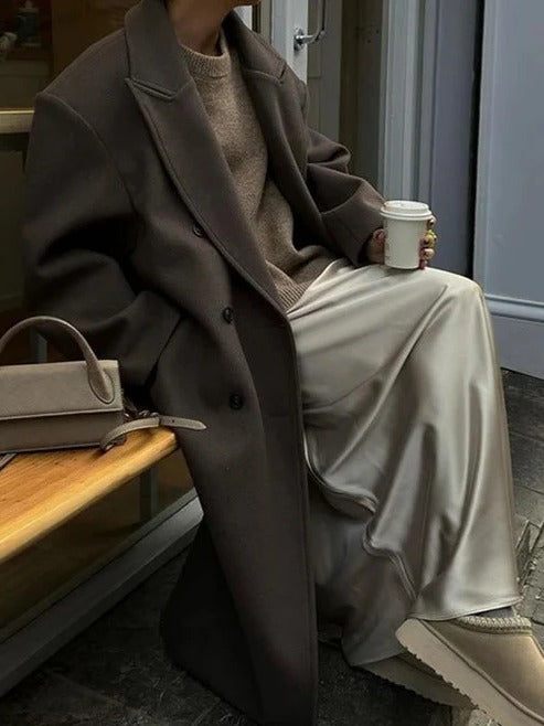 Women's oversized lightweight spring coat with elegant double-breasted design in versatile relaxed fit