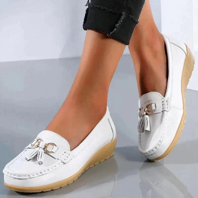 Women's orthopedic leather loafers with ergonomic insole, timeless style for all-day comfort