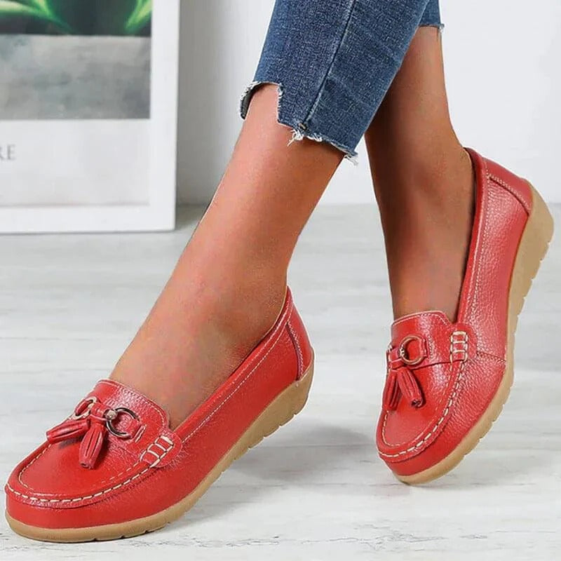 Women's orthopedic leather loafers with ergonomic insole, timeless silhouette for all-day comfort
