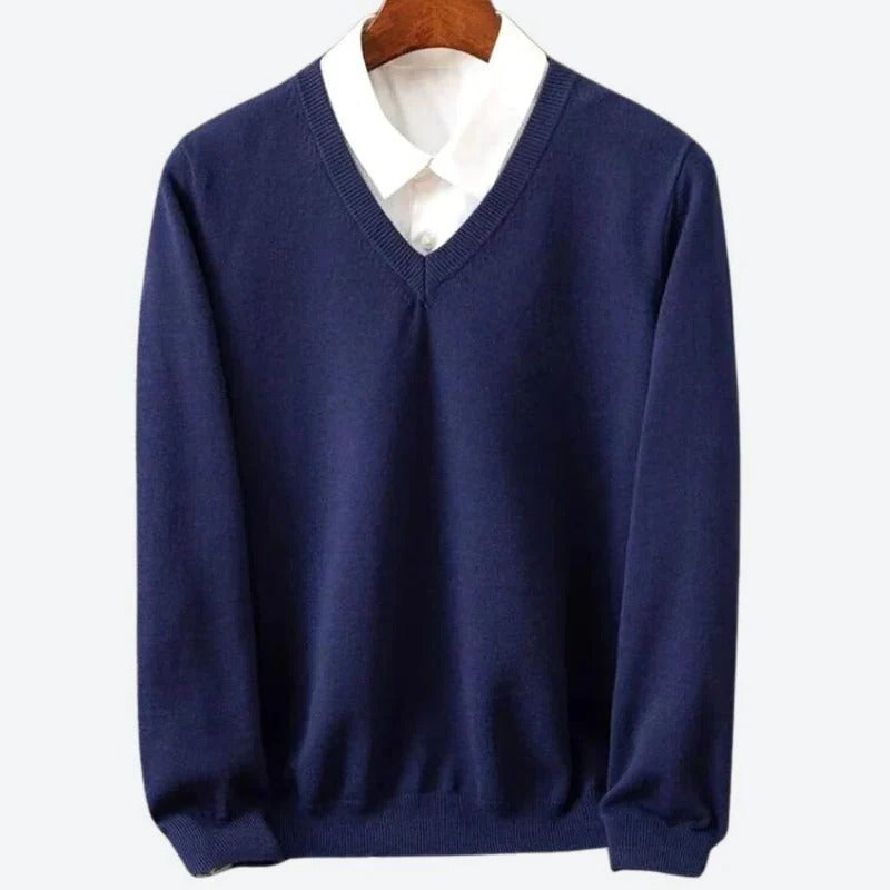 Men's 100% cashmere crew neck pullover sweater in classic cut with ultra-soft luxurious texture