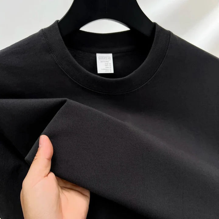Men's classic crewneck t-shirt relaxed straight-cut fit minimalist round neckline everyday essential