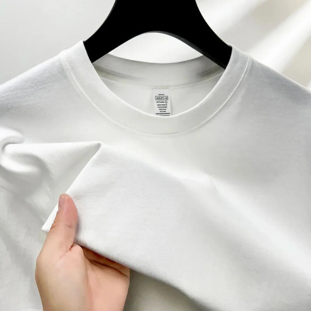 Men's classic crewneck t-shirt relaxed straight-cut fit minimalist round neckline everyday essential