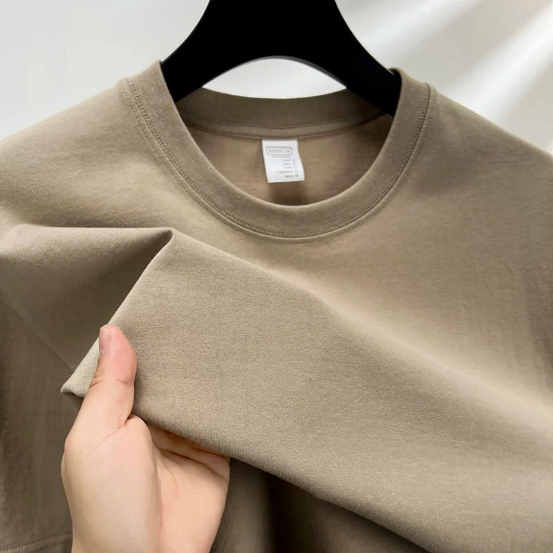 Men's classic crewneck t-shirt relaxed straight-cut fit minimalist round neckline everyday essential
