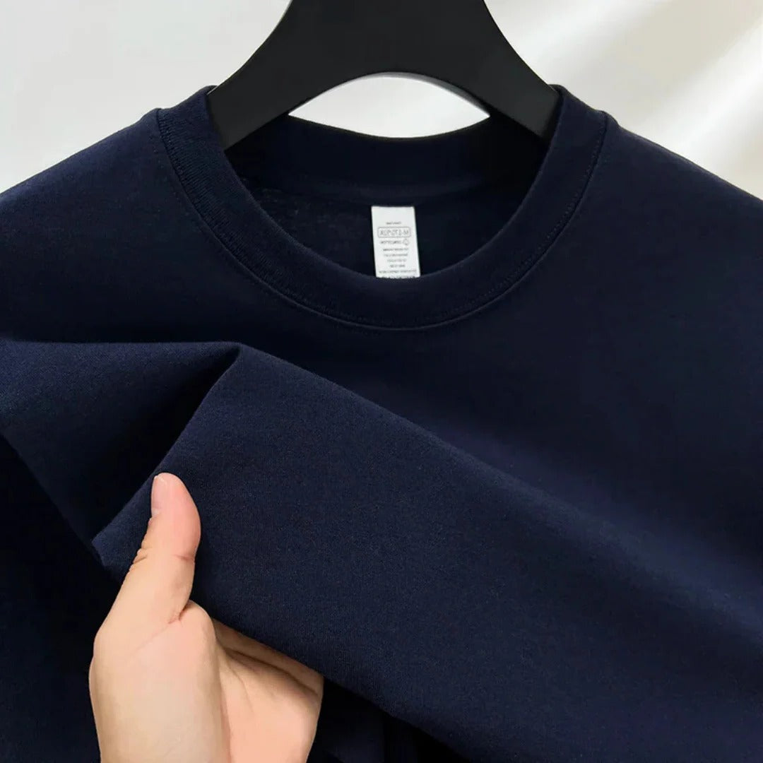 Men's classic crewneck t-shirt relaxed straight-cut fit everyday essential minimalist round neckline