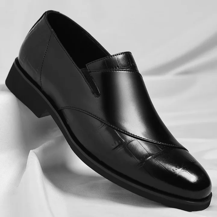 Men's full-grain leather loafers slip-on style with cushioned insole and structured sole