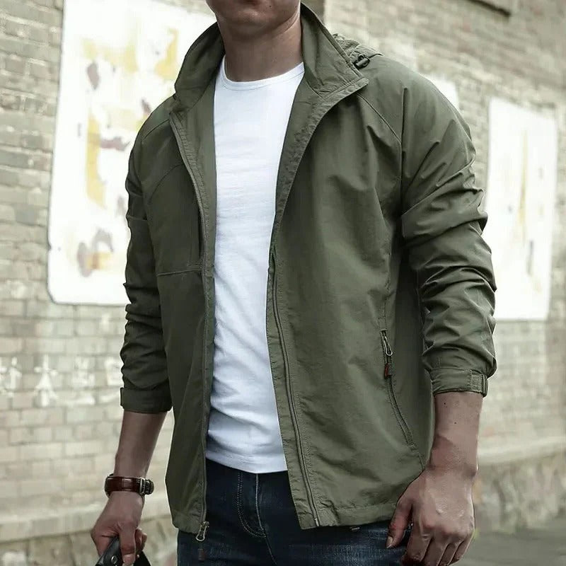 Men's lightweight transitional jacket, slim casual fit, breathable low-bulk design for all-season layering