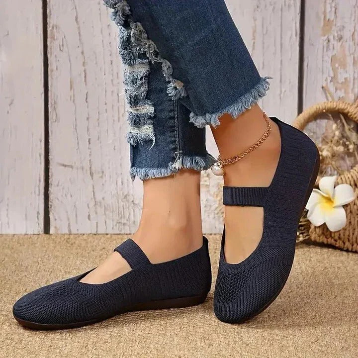 Women's casual slip-on slippers with soft padded insole and non-slip textured sole