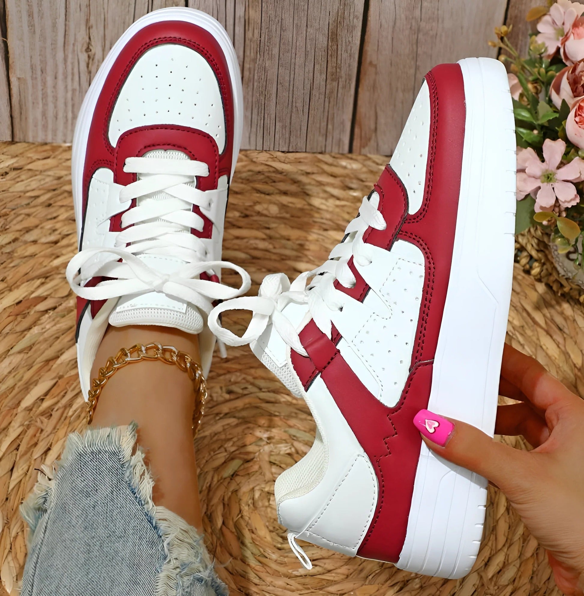 Women's low-cut closed-toe daily sneakers in neutral tones with clean streamlined silhouette