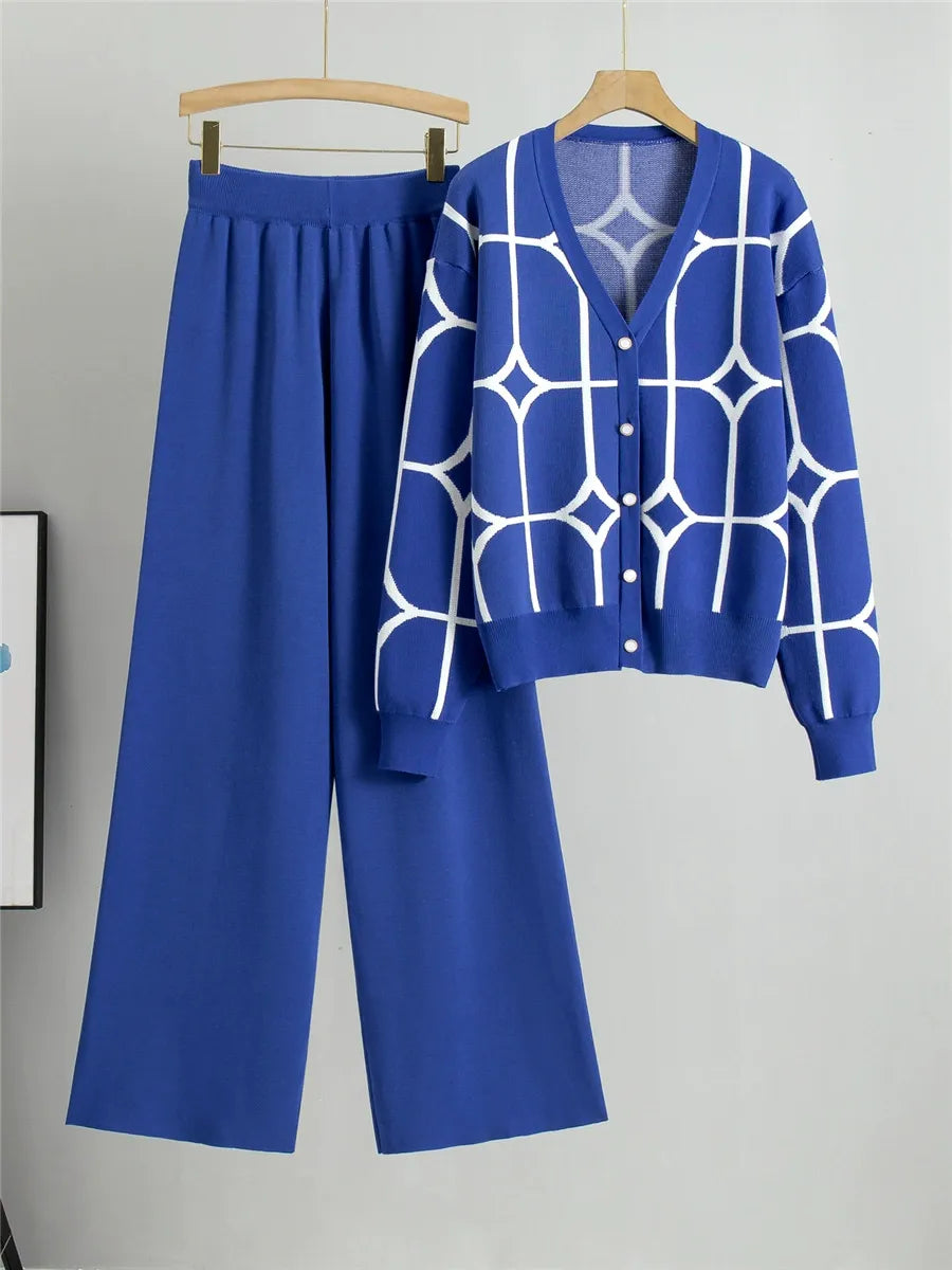 Women's knitted two-piece cardigan set, relaxed cropped V-neck with bold geometric pattern