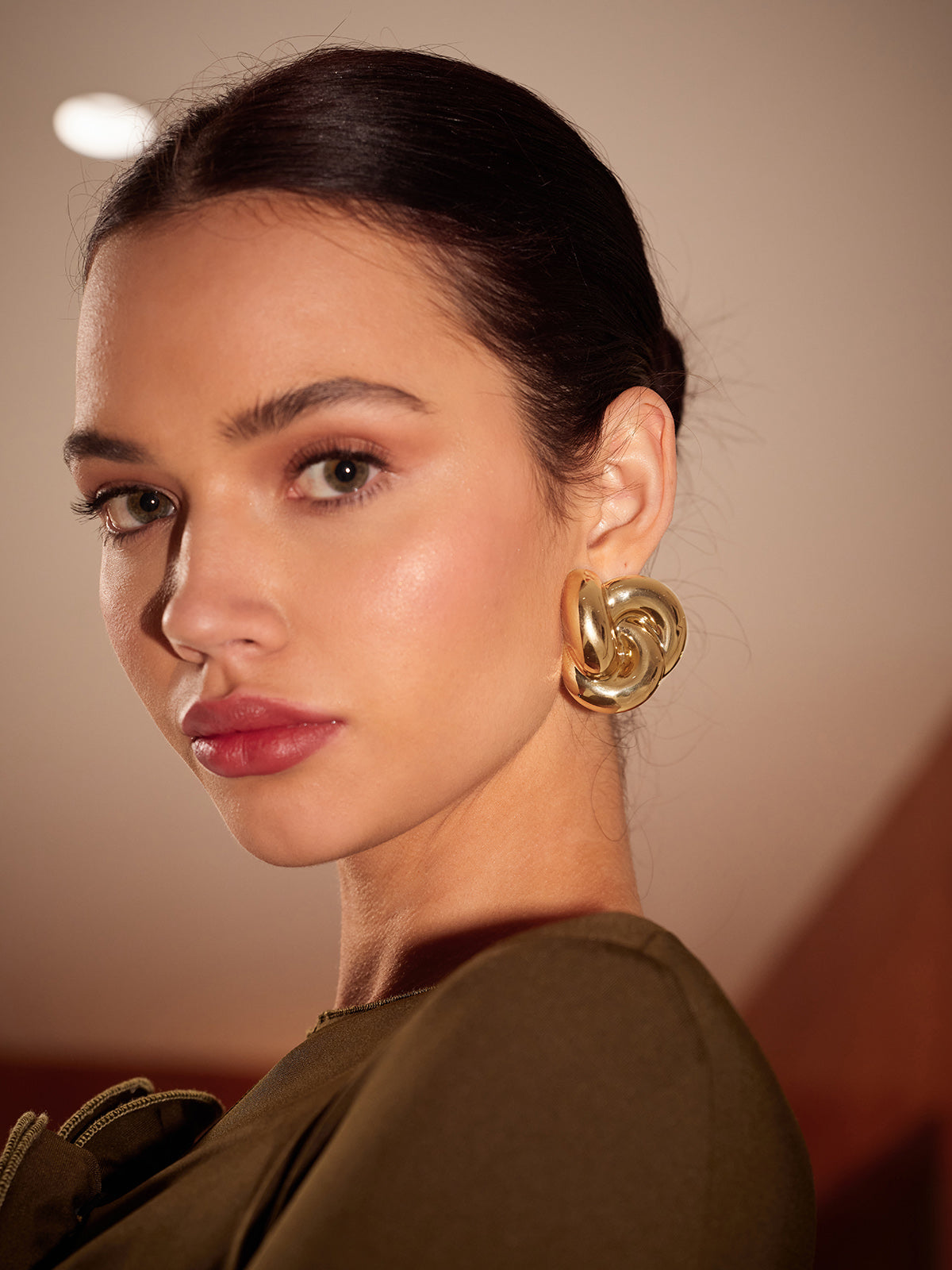 Knotted Gold Ear Cuff - TrendAura