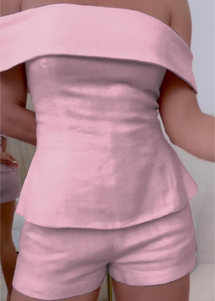 Elegant women's two-piece tailored suit coordinated set with flattering silhouette-smoothing fit