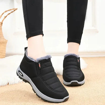 Women's warm-lined water-repellent ankle boots with non-slip sole for winter comfort