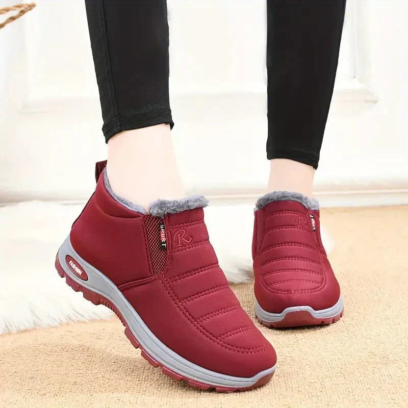 Women's warm-lined water-repellent ankle boots with non-slip sole, streamlined silhouette for winter