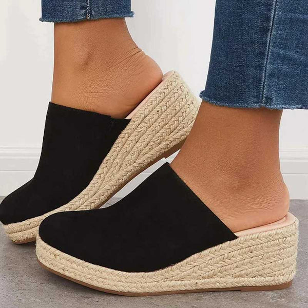 Iris women's sandals in neutral tones, supportive cushioned sole, refined silhouette for all-day elegance
