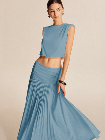 Shoulder-padded pleated skirt set in jersey fabric with invisible zipper, regular fit, party-ready style