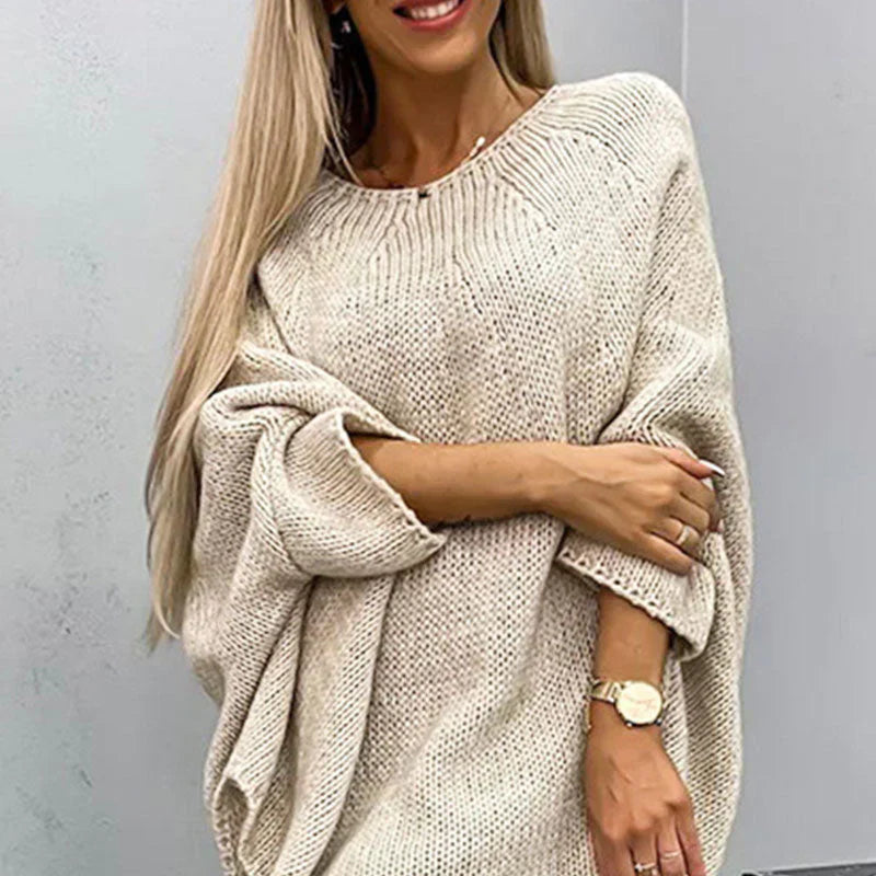 Women's chunky knit oversized sweater in soft yarn, thigh-length cozy casual fit with Nordic flair