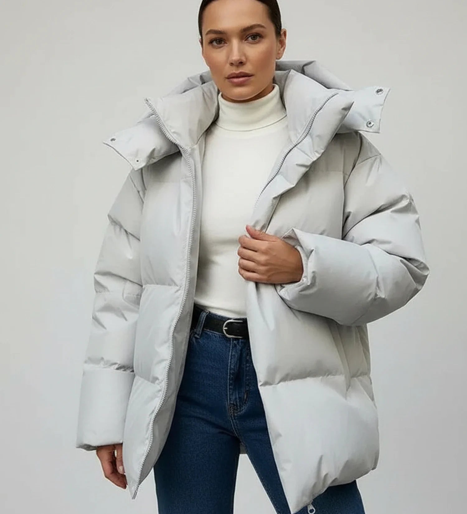 Women's oversized hooded puffer jacket in cozy quilted design, ultra-warm winter coat for cold weather
