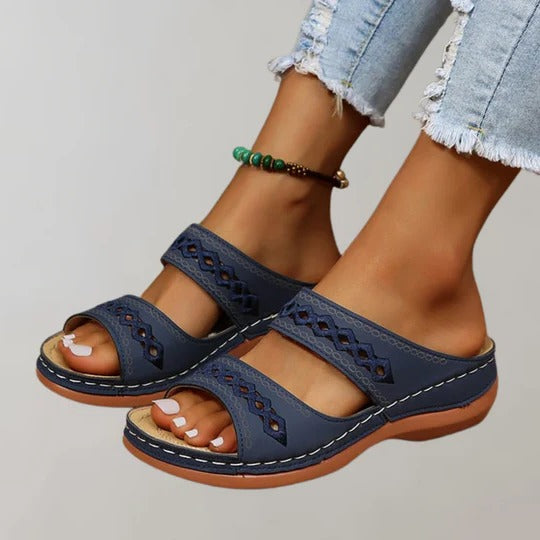 Women's adjustable strap summer sandals lightweight casual design for all-day comfort and secure fit