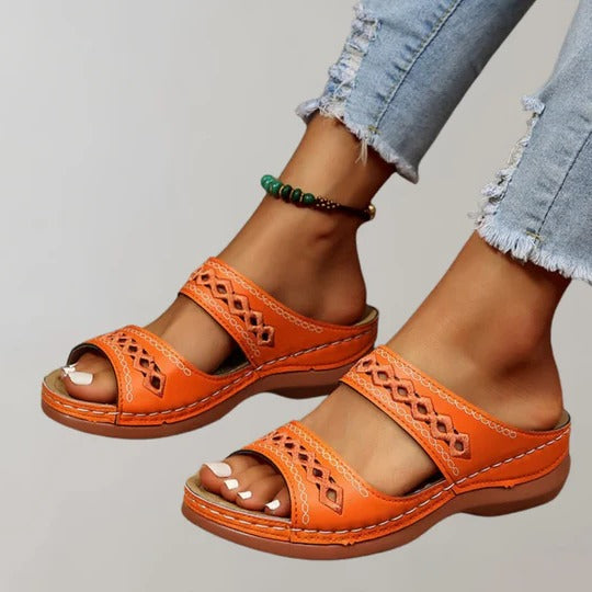 Women's adjustable strap summer sandals lightweight casual design for secure all-day comfort