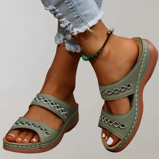 Women's adjustable strap summer sandals lightweight casual footwear with secure customizable fit